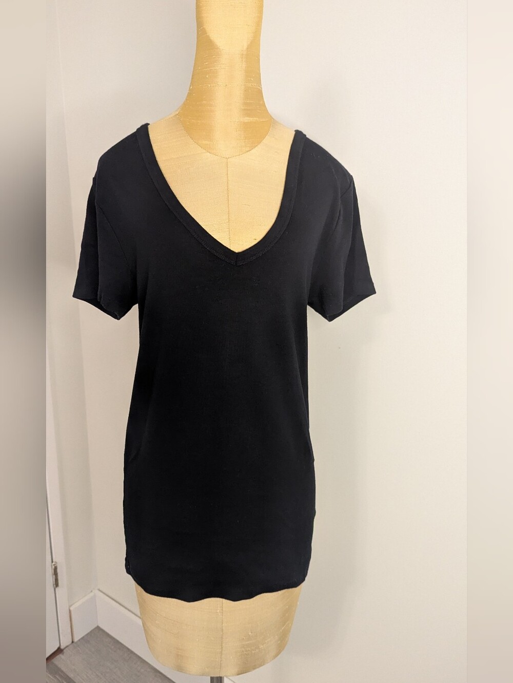Gap Black V-Neck Short Sleeve Casual T-Shirt Size Large